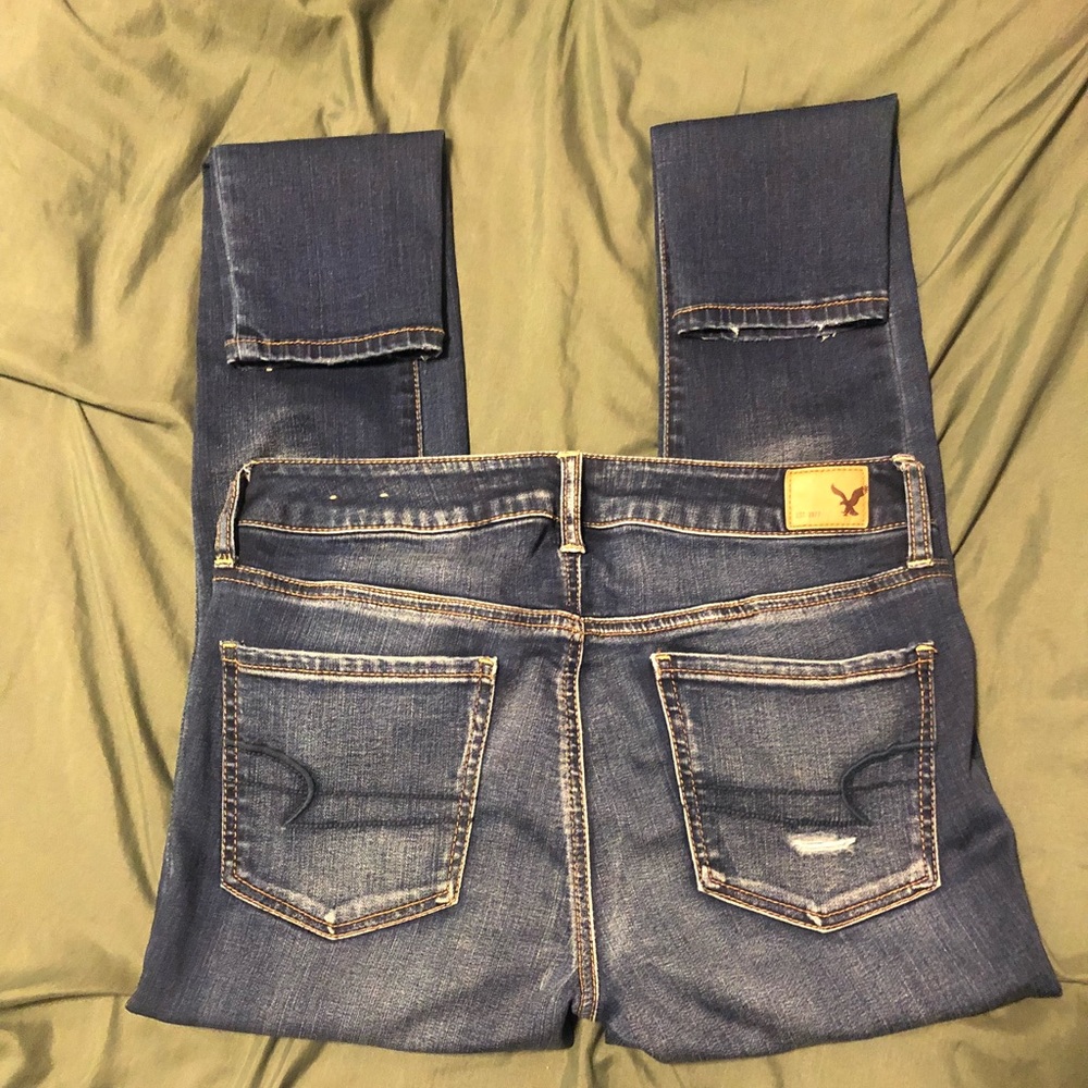 AE DARK DISTRESSED SHORT JEGGING